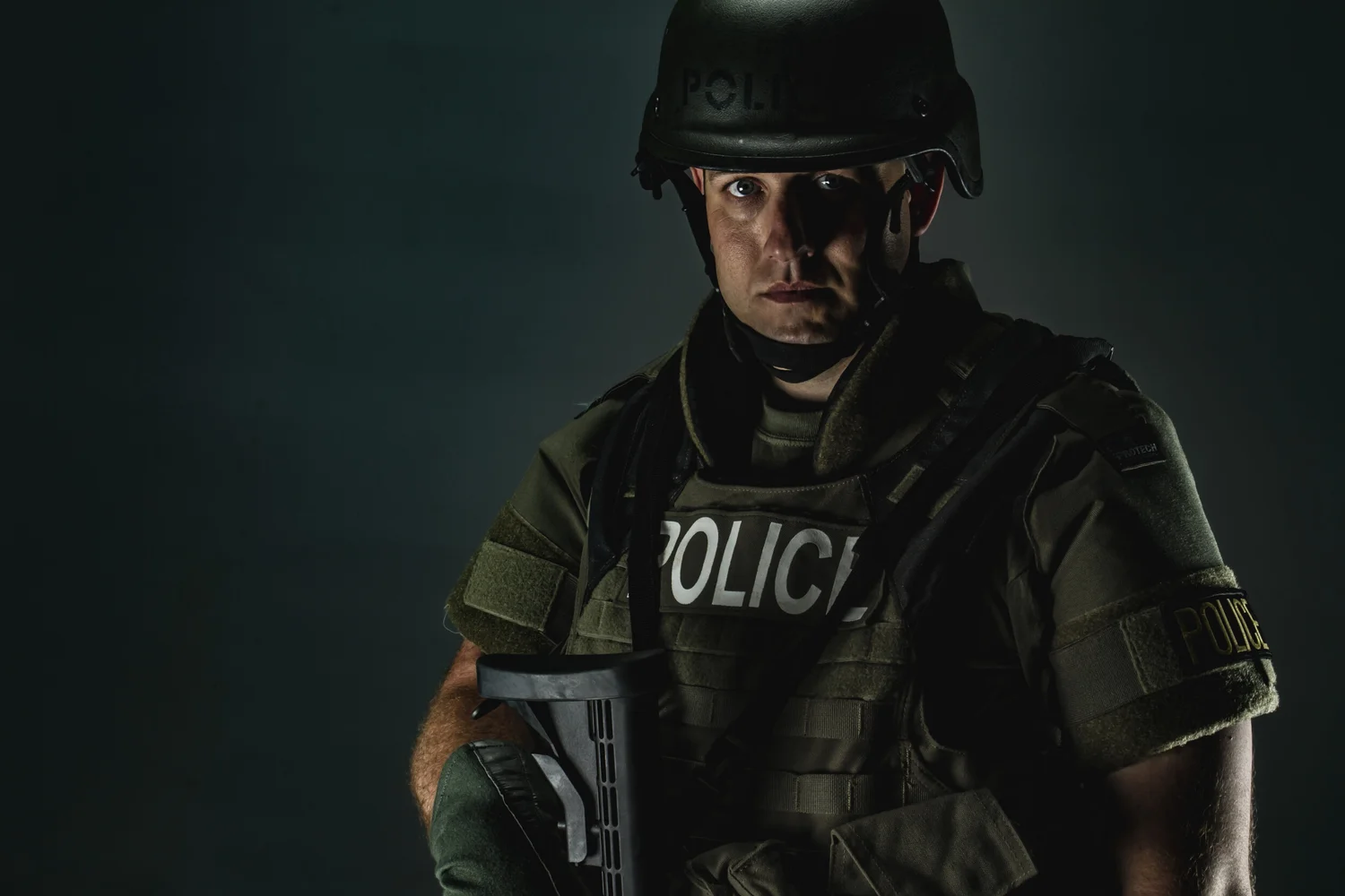 Controlled character portrait in low-key campaign light