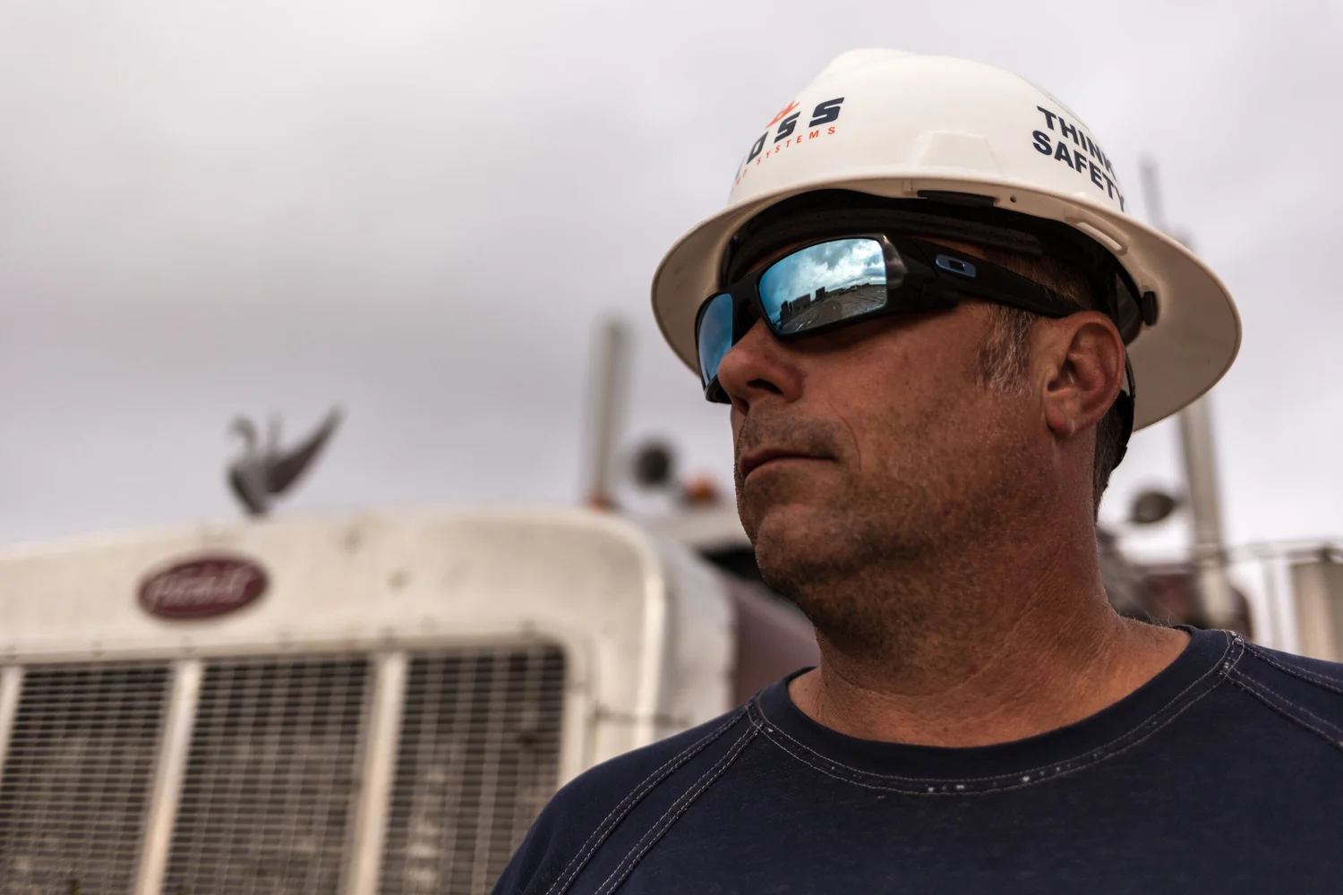 Industrial worker portrait in a real operating environment